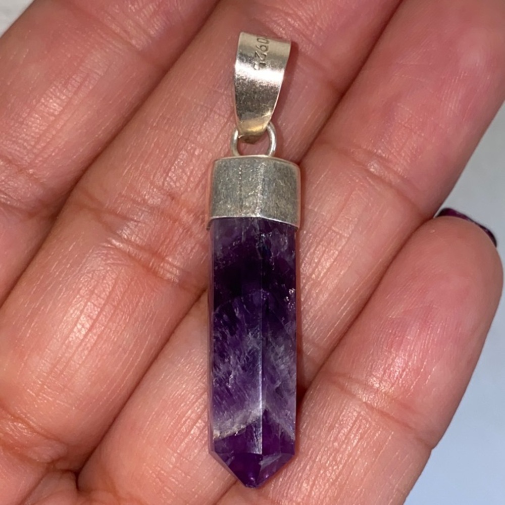 Sterling silver .925 pendant with amethyst stone